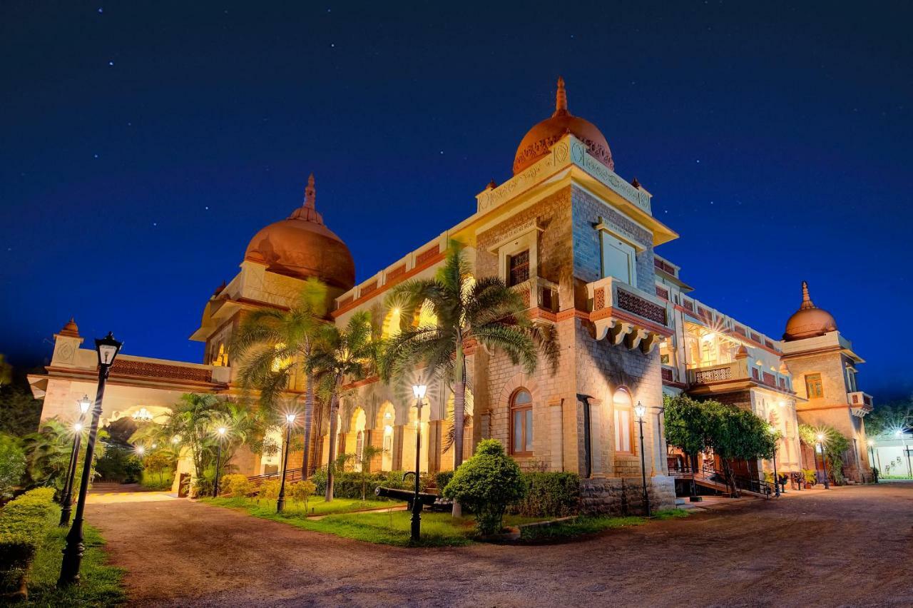 เวลคัมเฮอริเทจ ศิวะวิลาส พาเลซ ฮัมปี Hotel ฮอสเปต ภายนอก รูปภาพ